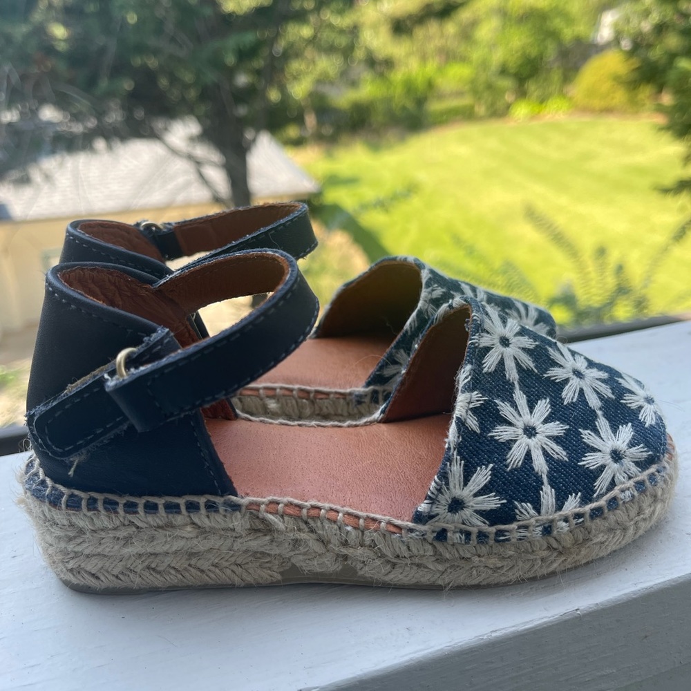 Gorgeous Toni Pons Girls Espadrilles! 29 and 30 - Picture 5 of 13
